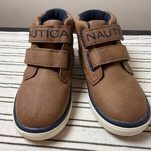 Nautica Kids chukka boots Brown with Blue Trim. New without tags.